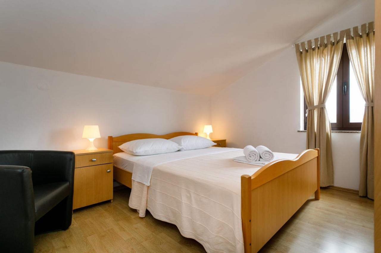 Apartman Sintic 크르크 외부 사진